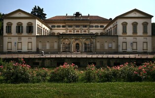 1080px-la_villa_reale_di_milano_vista_generale